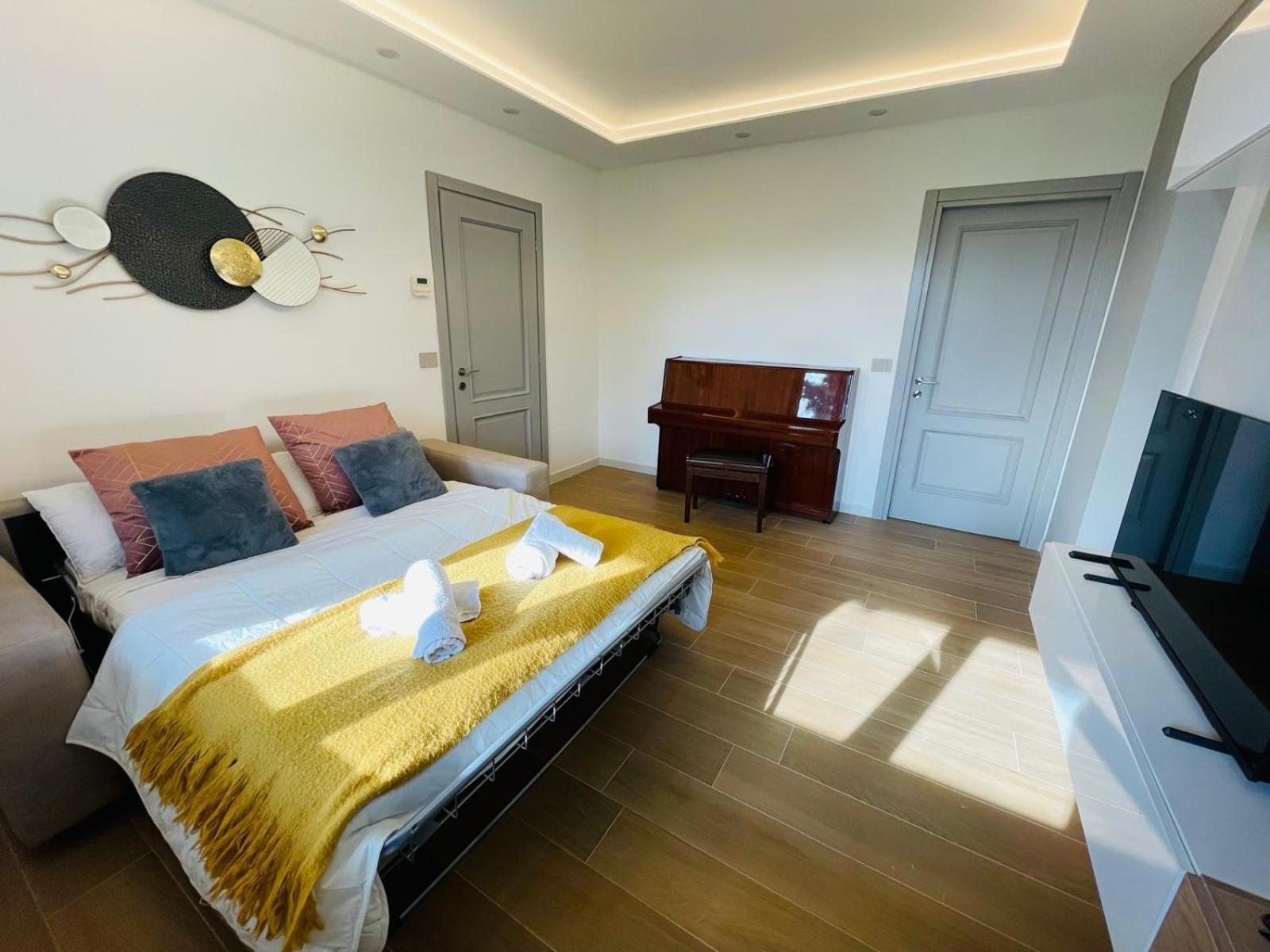 Holiday Flat In Villa San Gregorio With Pool Melazzo المظهر الخارجي الصورة